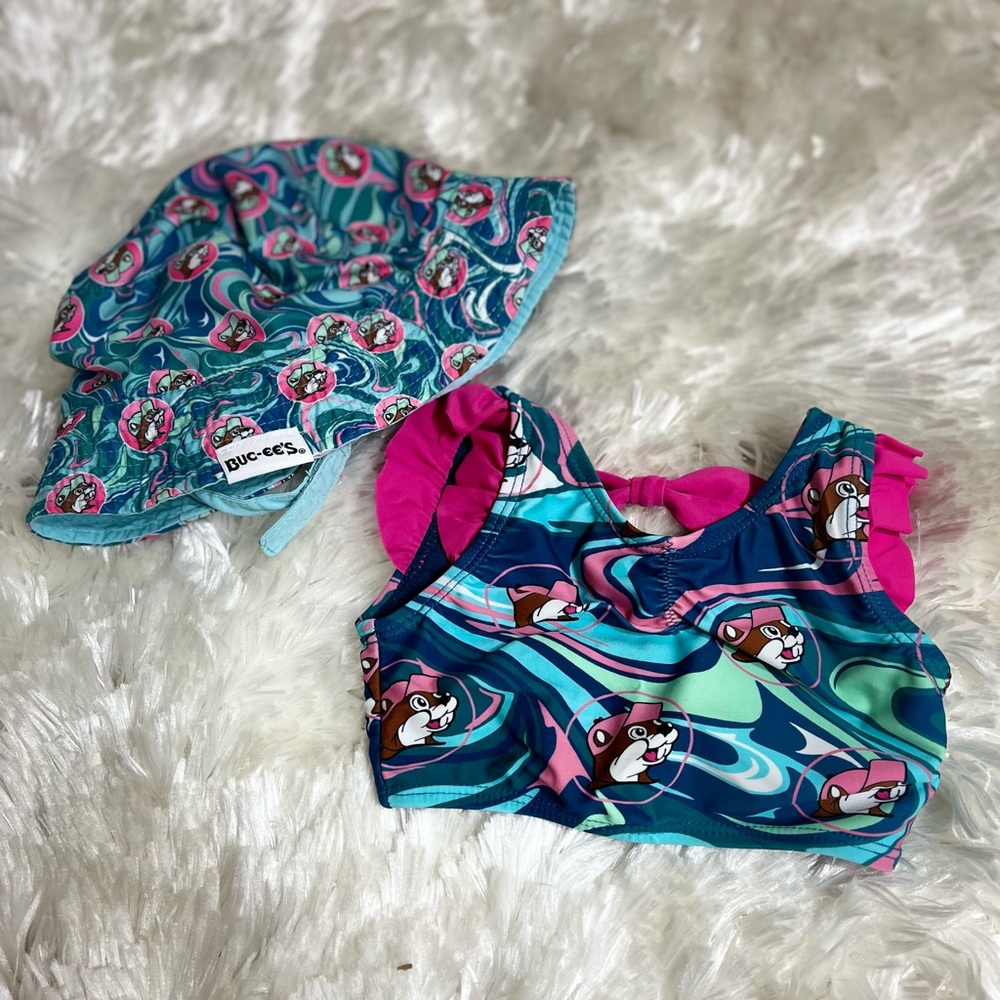 Buc-ee’s Infant swim top and hat 9-12M